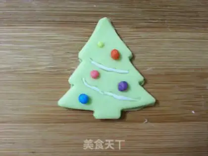Make Christmas candy cake step 21