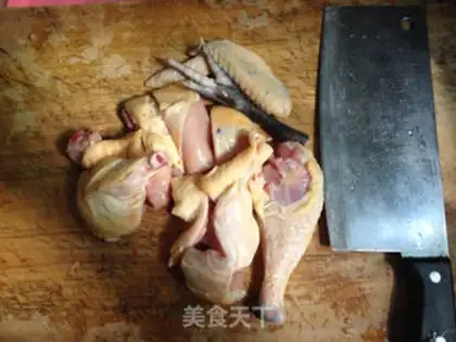 Make Lotus lily chicken soup step 1