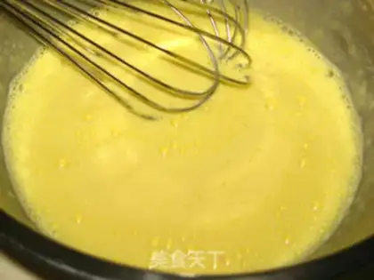 Make Gradual cream bouquet cake step 3