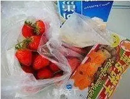 Make Butter strawberry cake step 0