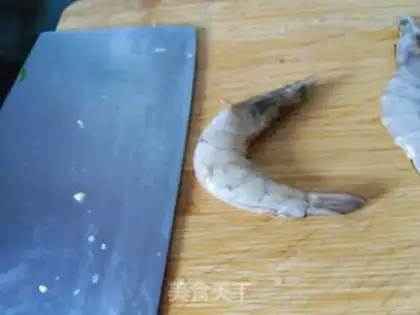 Make Clear the back shrimp step 1