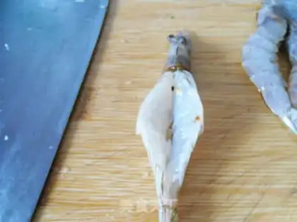 Make Clear the back shrimp step 2