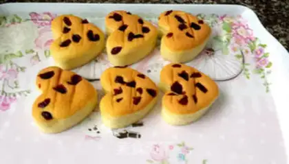 Make Cake with cranberry hearts step 14