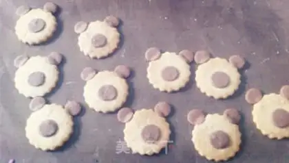 Make Coconut bear cookies step 7