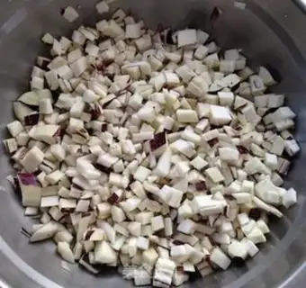 Make Cheese and beef onion pans step 1