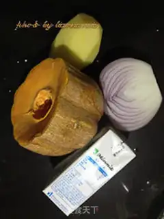 Make Pumpkin soup with salty cream step 0
