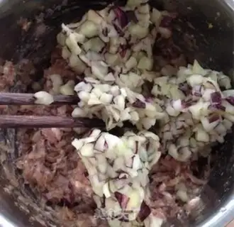 Make Cheese and beef onion pans step 2
