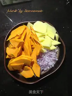 Make Pumpkin soup with salty cream step 1