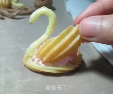 Make Swan puff step 20