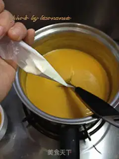 Make Pumpkin soup with salty cream step 6