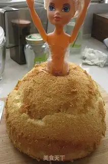 Make Barbie doll cake step 6