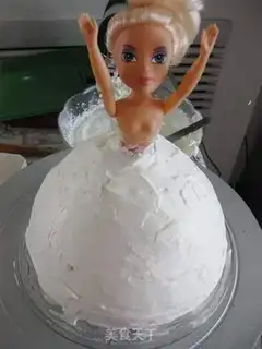 Make Barbie doll cake step 7