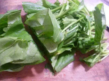 Make Spinach mushroom beefball soup step 1