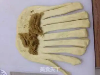 Make Soup and caterpillar bread step 8