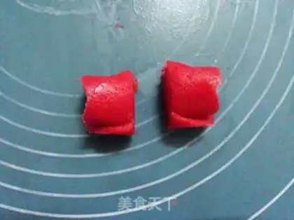 Make Rose cookies step 10