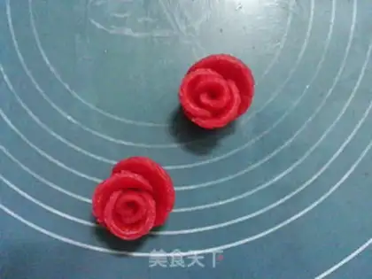 Make Rose cookies step 11