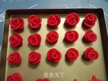 Make Rose cookies step 12