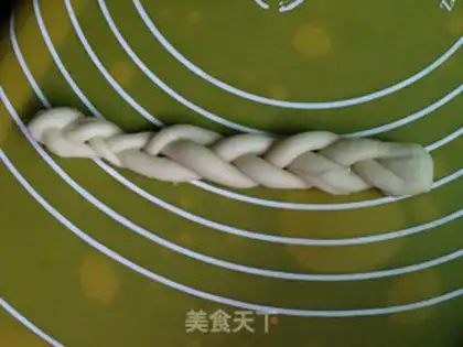 Make Carrot, braid, bread step 3