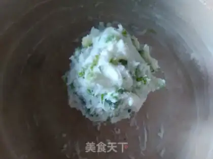 Make Crackers with onion step 3