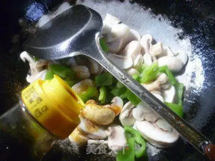 Make Pepper fried mushrooms step 5
