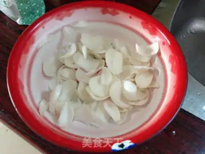 Make Piggy belly lilies step 10