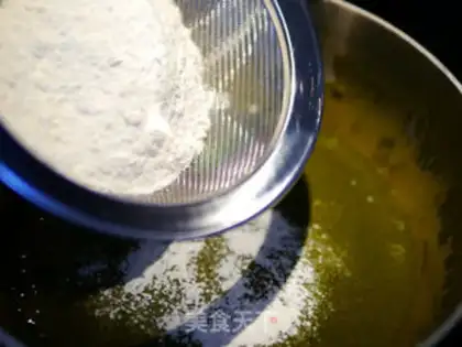 Make Christmas tea cake step 1