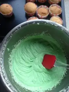 Make ♪ Sweet beads of Christmas cupcakes ♪ step 8