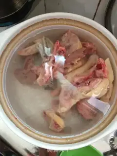 Make The sarin-marton chicken soup step 2