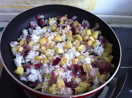 Make Cashewball fried rice step 7