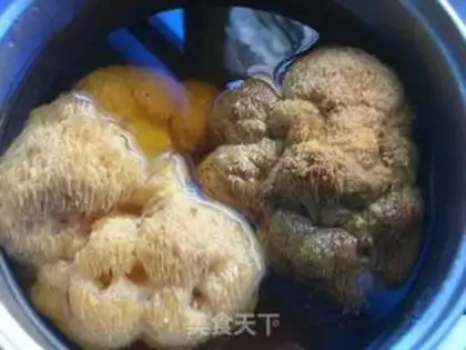 Make Homemade monkey mushroom powder step 1