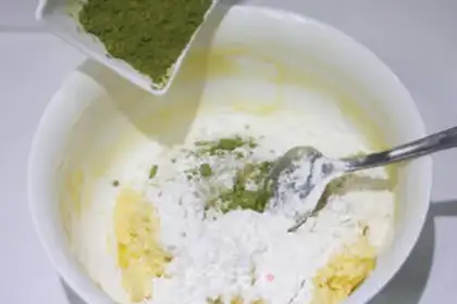 Make Three-colour marble oil cake step 7