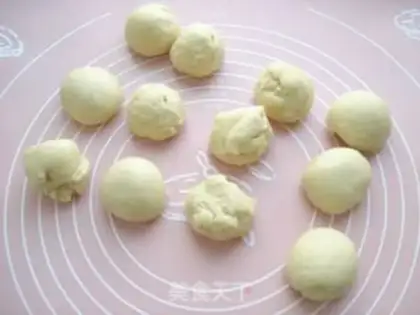 Make Meat pine buns step 2