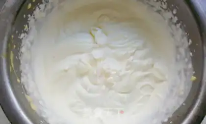 Make Vanilla cranberry ice cream step 8
