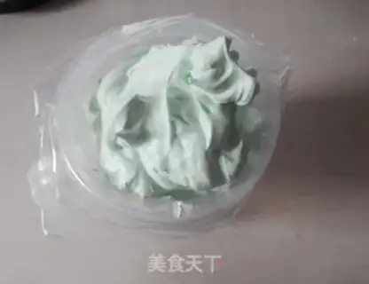 Make Christmas tree cake step 12