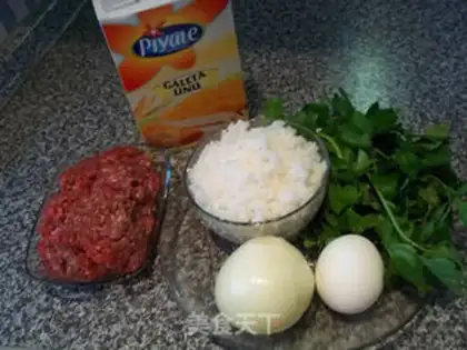 Make Fried beef cake step 0