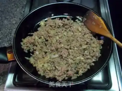 Make Fried beef cake step 4