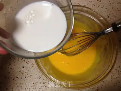 Make A red-coloured cake roll step 4
