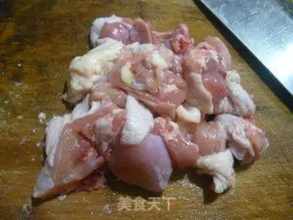Make Black-muck mushroom steamed chicken legs step 2