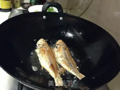 Make Fried goldfish step 3