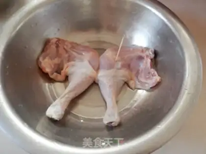 Make Pelican hands tore chickens step 0