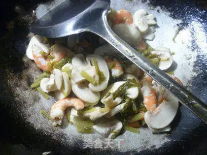 Make Snow shrimp fried mushrooms step 8