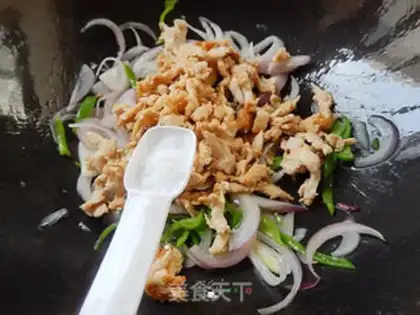 Make Onion fried chicken silk step 5