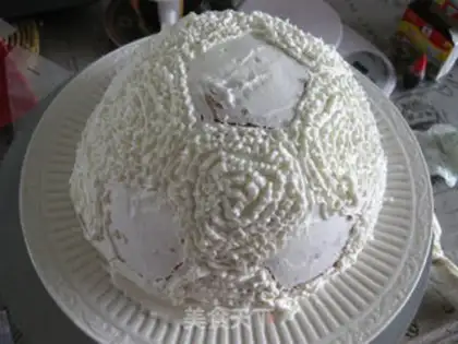 Make Football cake step 4