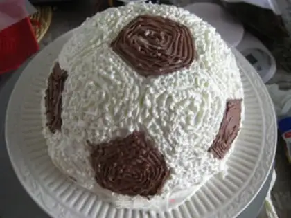 Make Football cake step 6