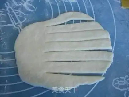 Make caterpillar pine almond bread step 6