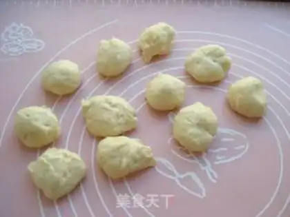 Make Christmas bread step 3