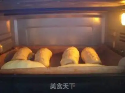 Make caterpillar pine almond bread step 11