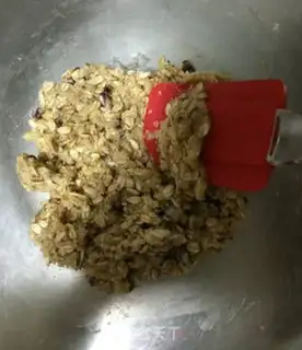 Make Feeding oatmeal walnuts step 4