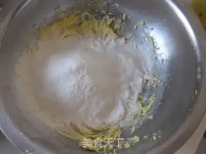 Make Button cookies step 4