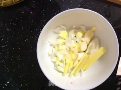 Make Spicy chicken step 1